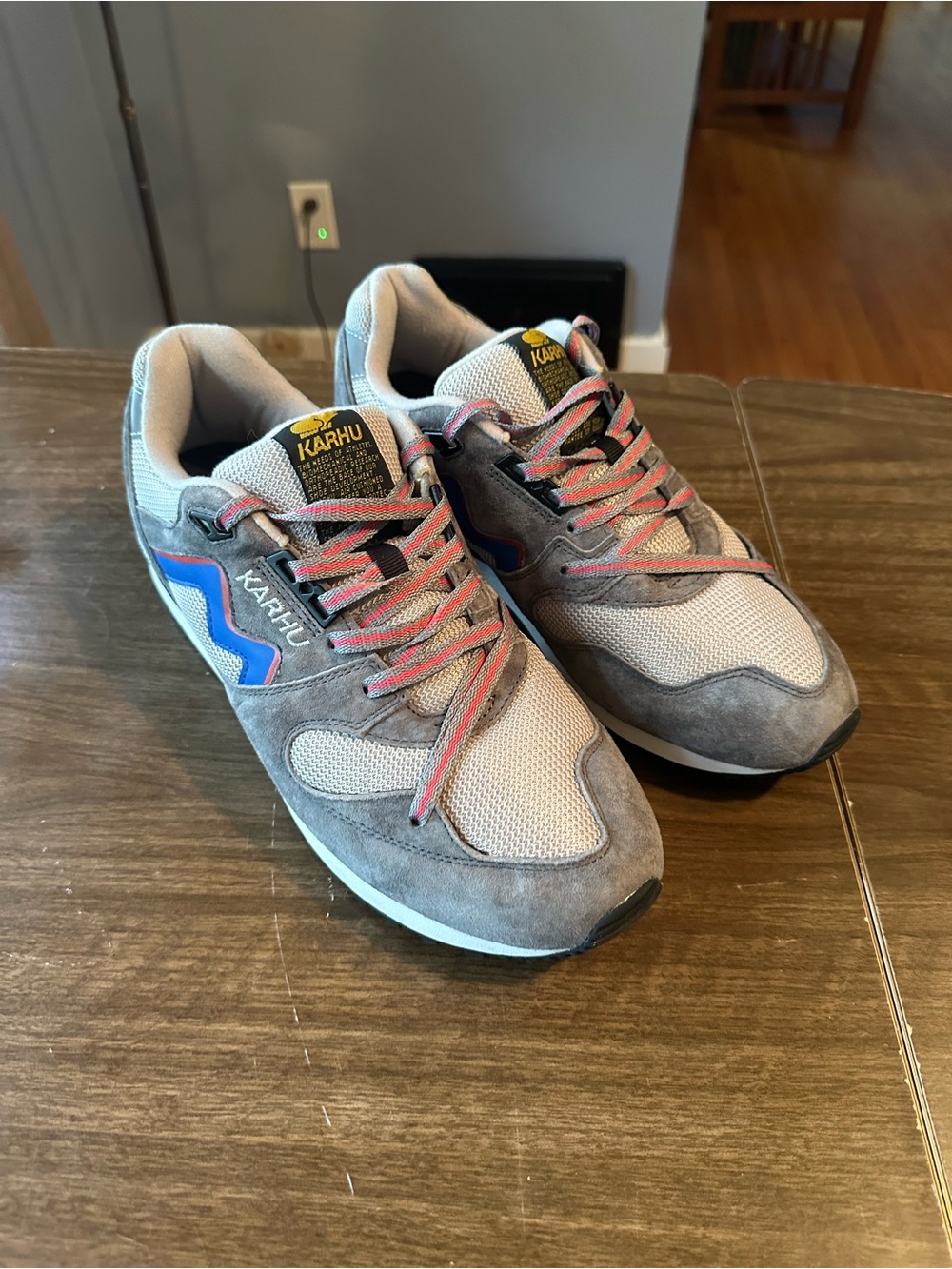 Men’s Karhu Synchron Grey Mesh & Suede Sneakers with Blue Accent